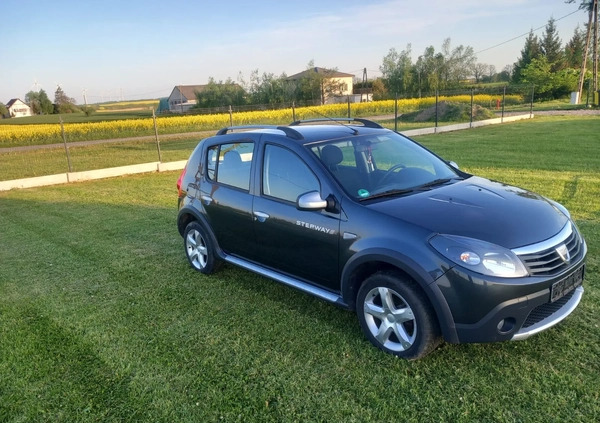 Dacia Sandero cena 15800 przebieg: 151000, rok produkcji 2010 z Kielce małe 67